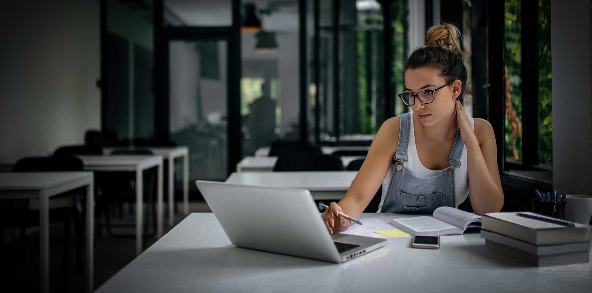 Wynajem laptopów na egzaminy prawnicze